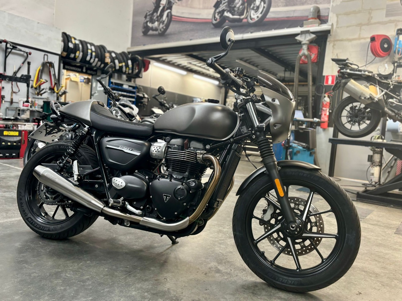 Bonneville Street Twin 900 Ironstone (2020)