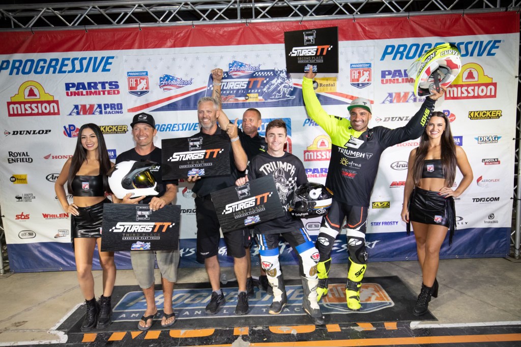 Triumph op het podium op AFT AdventureTrackers-race